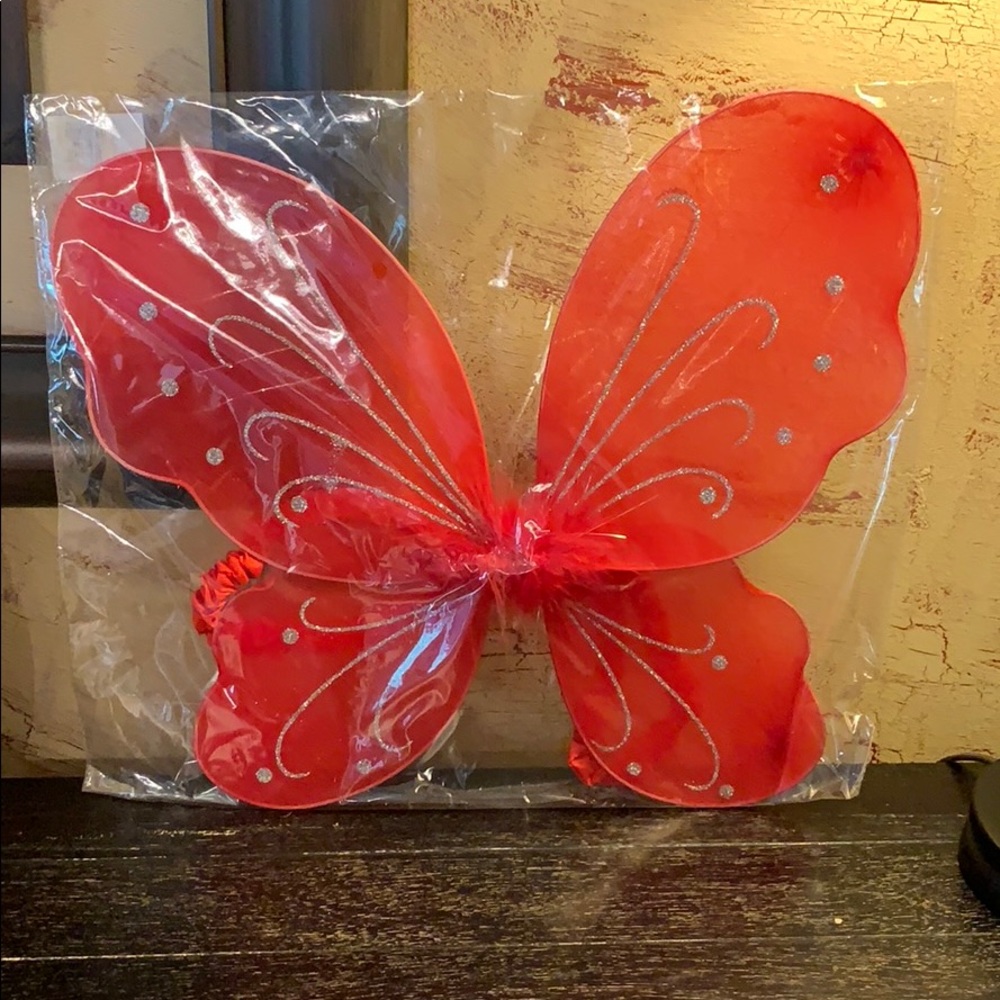 7 pairs of red Fairy wings